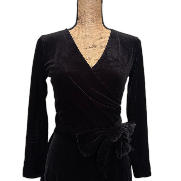 Talbots Belted Faux Wrap Dress Black‎ Velvet Holiday Party Chic Size 4 Petite - Picture 2 of 6